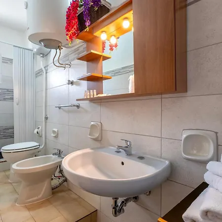 Apartment Abbaidda 4 *